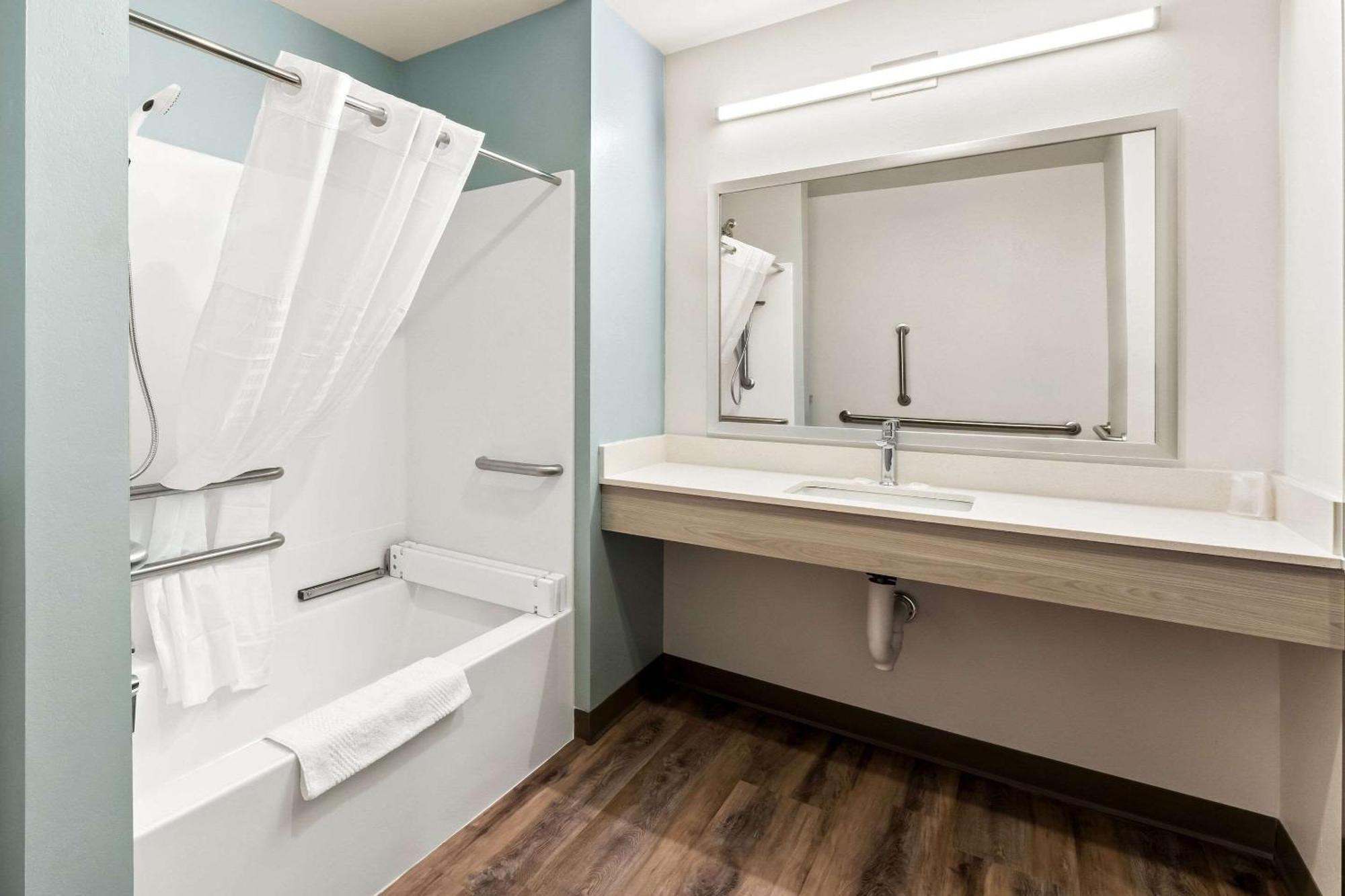 Woodspring Suites Easton Nazareth Bagian luar foto